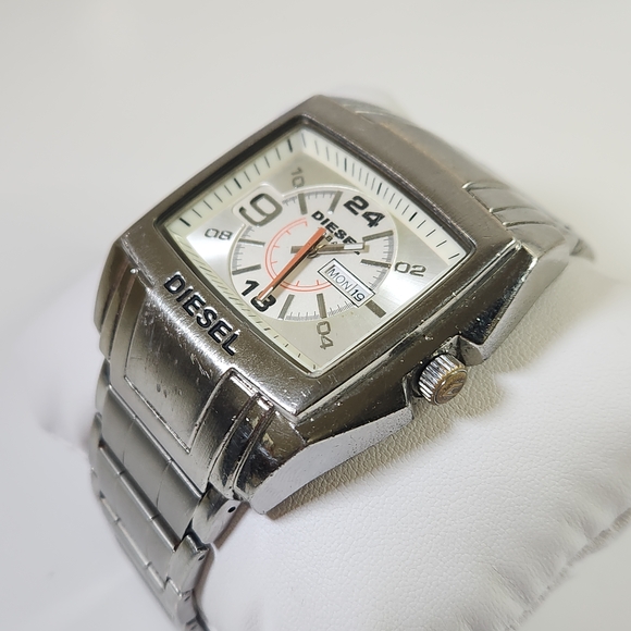 Diesel Watch Silver DZ-1218 Watch with White Face - Picture 7 of 16